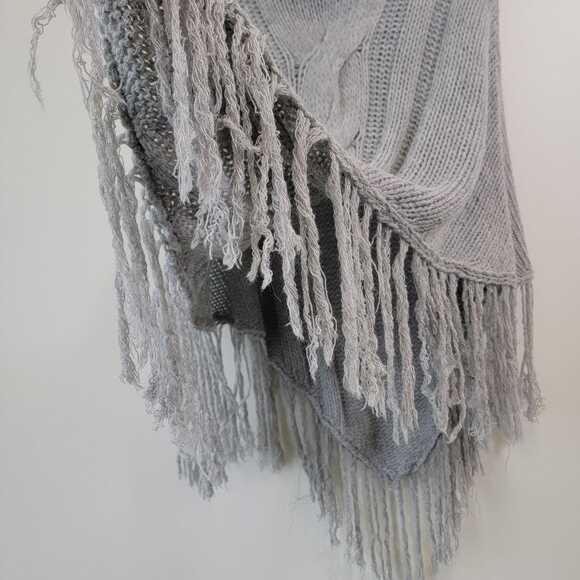 Italian Alpaca Wool Fringe Poncho - Picture 3 of 8
